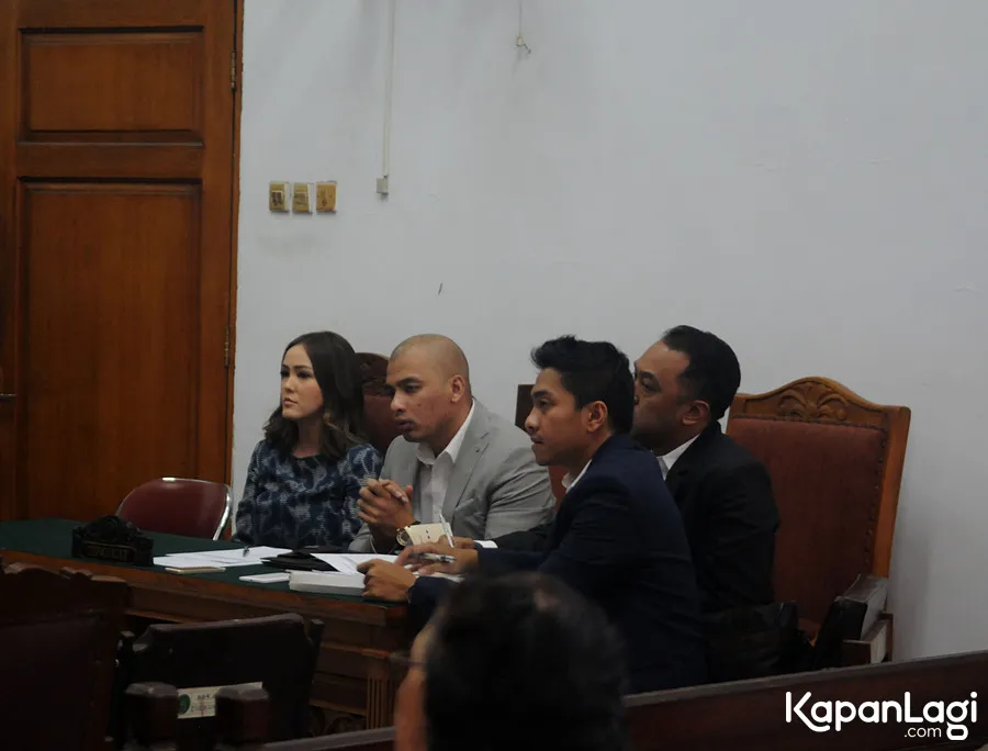 Chaty Sharon ingin bangun keluarga bahagia dengan Eka Kusuma demi anak-anaknya © KapanLagi.com®/Bayu Herdianto