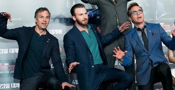 Mark Ruffalo, Chris Evans, RDJ promosi Avengers di Korea © JustJared