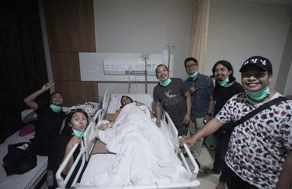 Tantri dan Chua langsung ke Yogyakarta begitu mendengar kabar anak Cella lahir ©instagram/chuakotak