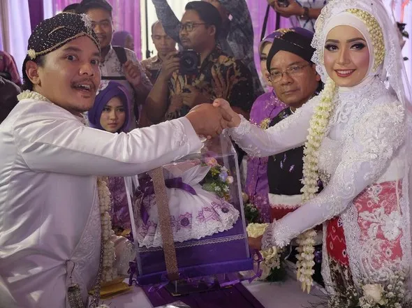 Pernikahan Cella Kotak © Instagram