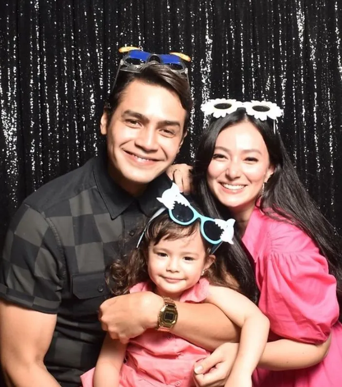 Potret Chloe Emmanuelle dan keluarga (Sumber: Instagram/chloeemmanuellevanwattimena)
