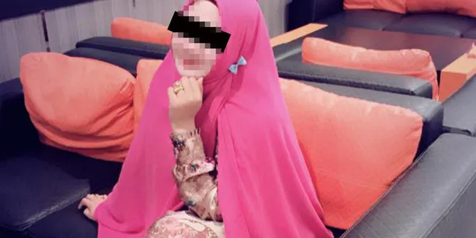 Kisah Istri Pak Haji Yang Ketahuan Suami Lagi Bareng 