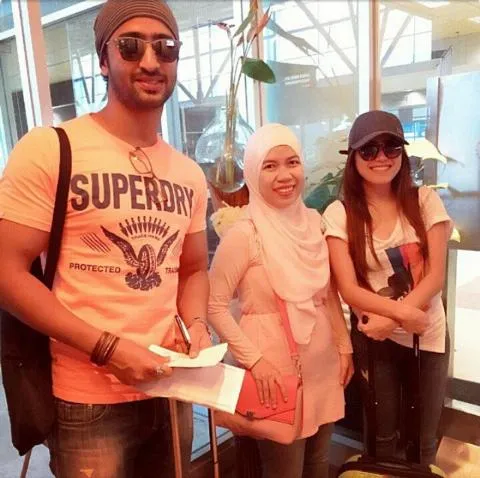 Shaheer dan Ayu Ting Ting liburan di Lombok. @twitter/SariAsmira
