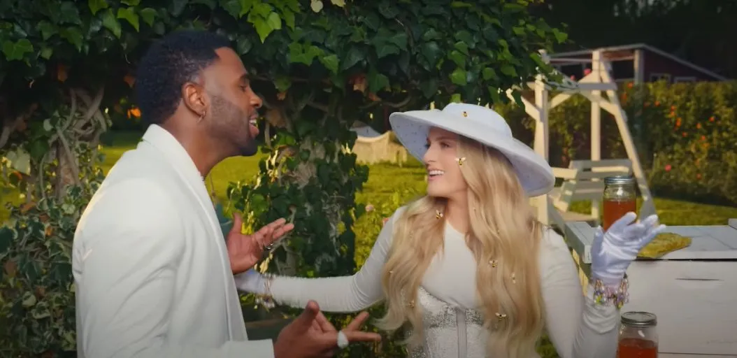 Jason Derulo - Hands On Me (Feat. Meghan Trainor)
