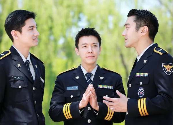 Foto tiga polisi ganteng yang dikritik netizen © Police Metropolitan Seoul