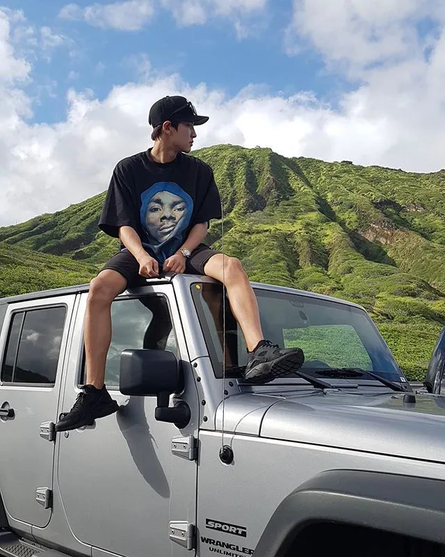 Chanyeol saat di Hawaii © instagram.com/real__pcy