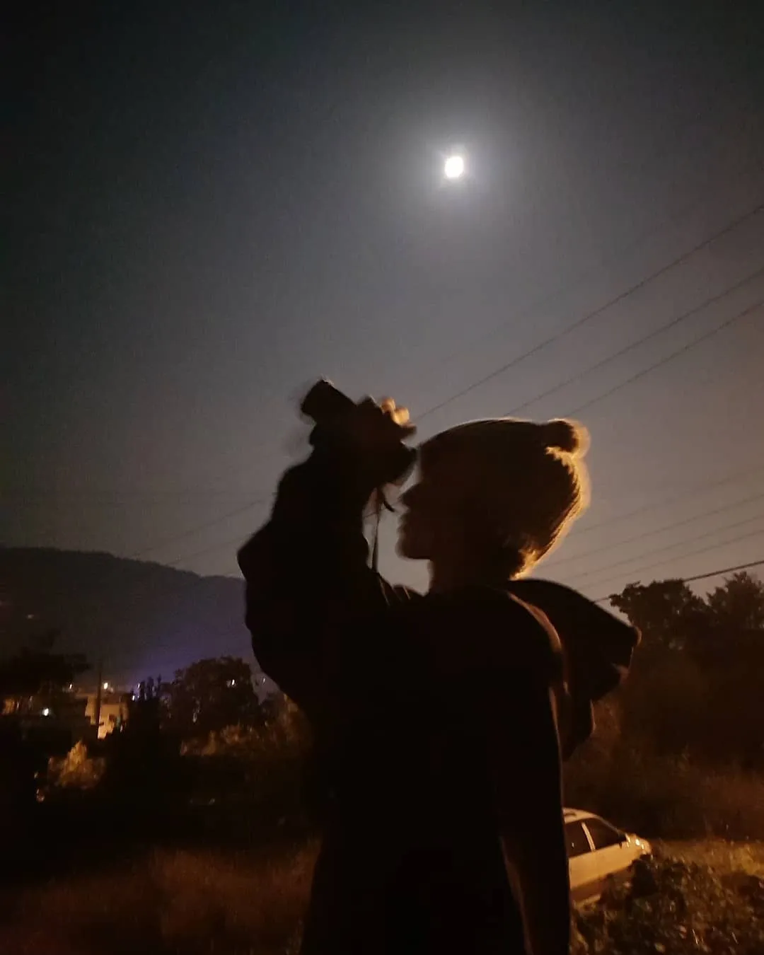 Chanyeol suka lihat bintang dan bulan © instagram.com/real__pcy