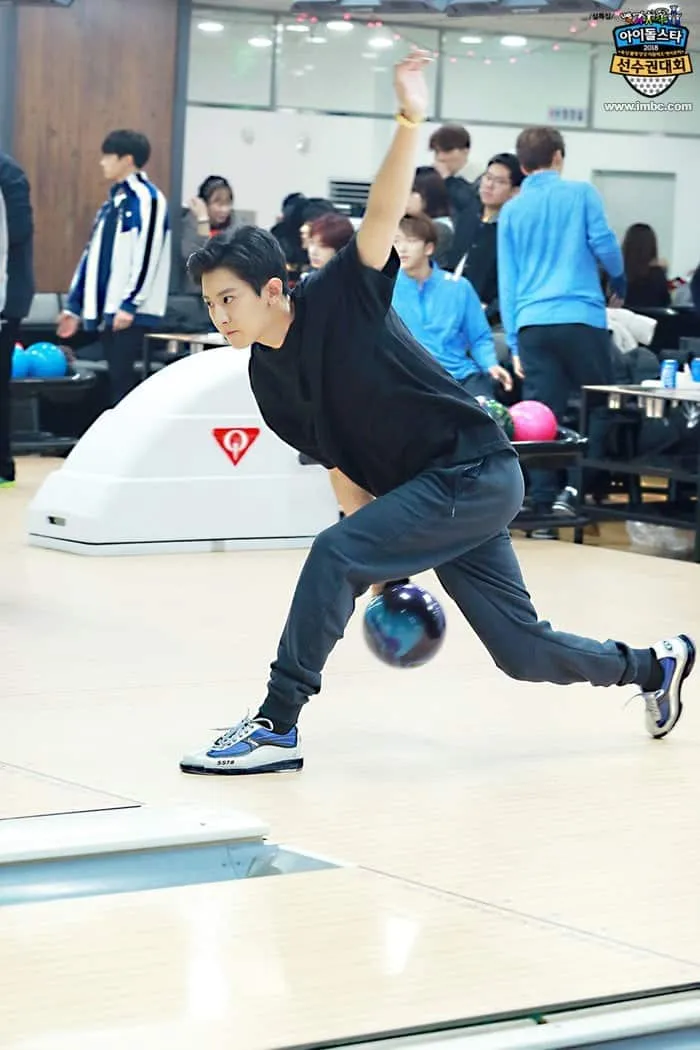 Chanyeol saat ikut kompetisi bowling © MBC
