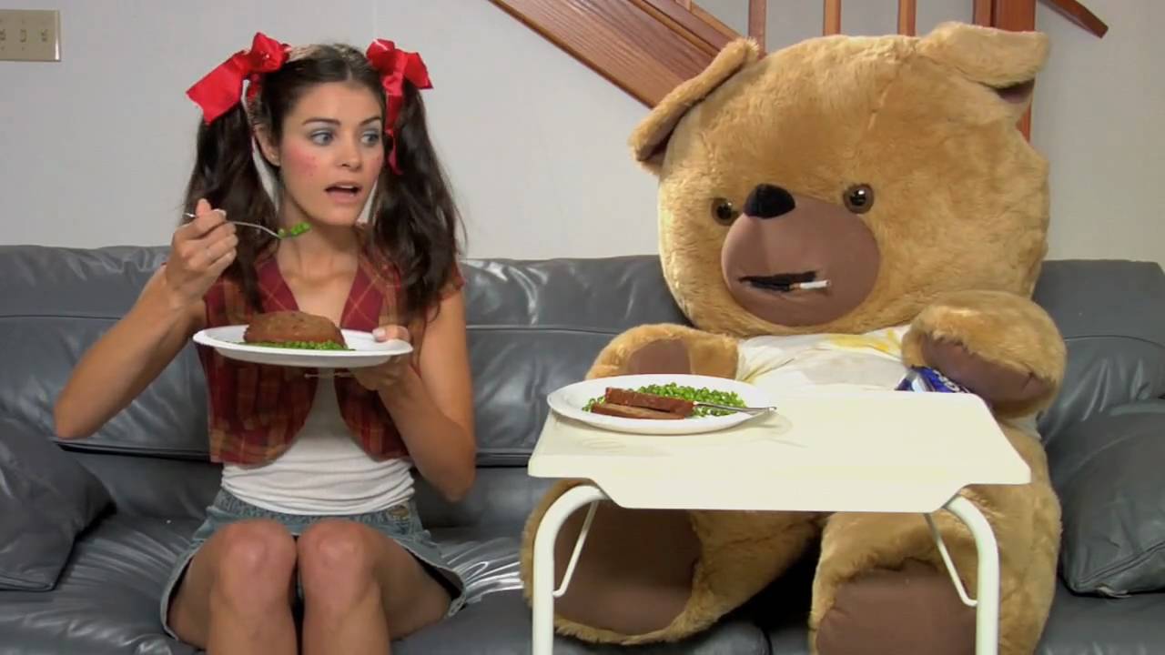 Charlie The Abusive Teddy Bear/©Youtube/Bengal Mangle Production