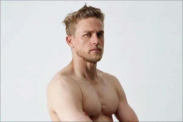 Charlie masih menyesal mundur dari FIFTY SHADES tapi bangga dengan profesionalitasnya © instagram.com/vman