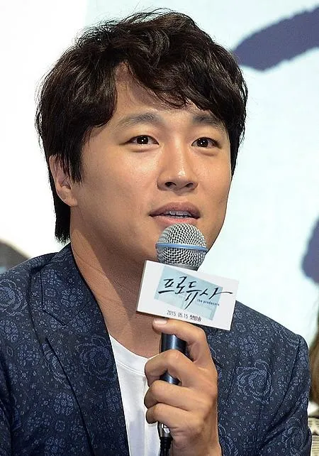 Cha Tae Hyun ketika di acara preskon Producer membicarakan tentang Kim Jong Kook © ENews