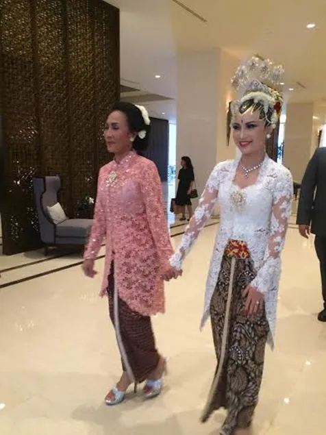 Chacha Frederica, cantik kenakan kebaya putih © KapanLagi.com®/Nuzulur Rakhmah