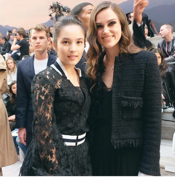 Chelsea Islan duduk di front row seat bareng Keira Knightley! /©instagram.com/chelseaislan