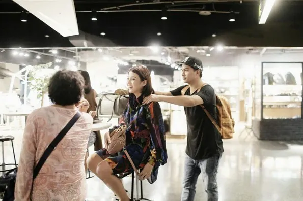 Bagai dunia milik berdua © instagram.com/glennalinskie