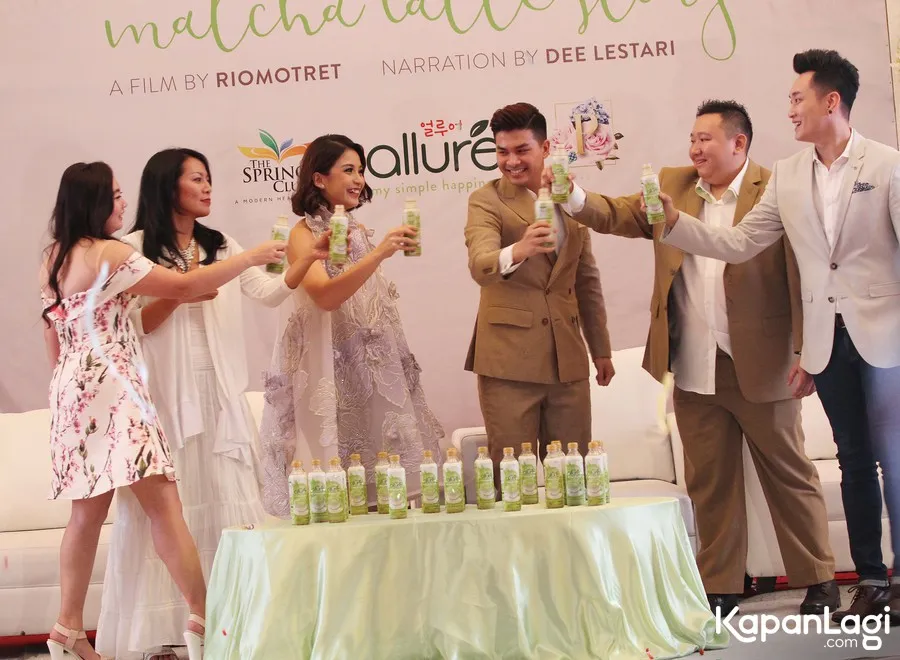 Penulisan cerita MATCHA LATTE STORY dibantu oleh Dewi Lestari/©KapanLagi.com®/M. Akrom Sukarya