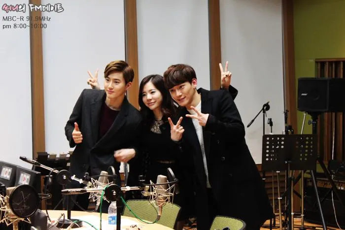 Chen dan Suho menjadi bintang tamu di acara radio Sunny © MBC FM Date