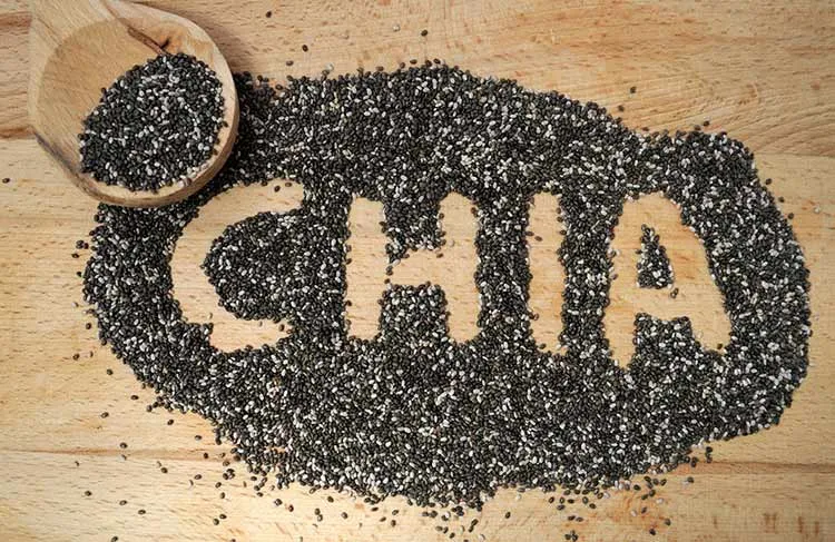Biji chia bisa mengembang di dalam perut sehingga bisa membuat kenyang lebih lama 孟uperfoodlycom