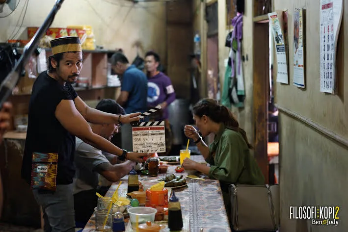 Menurut Chicco, seorang aktor juga harus memiliki segudang pengalaman termasuk jadi kru di balik layar © Visinema Pictures