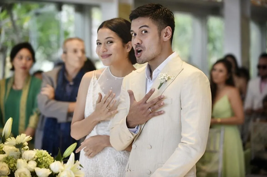 Momen manis Chicco & Putri Marino resmi menikah. Credit: via instagram.com/chicco.jerikho