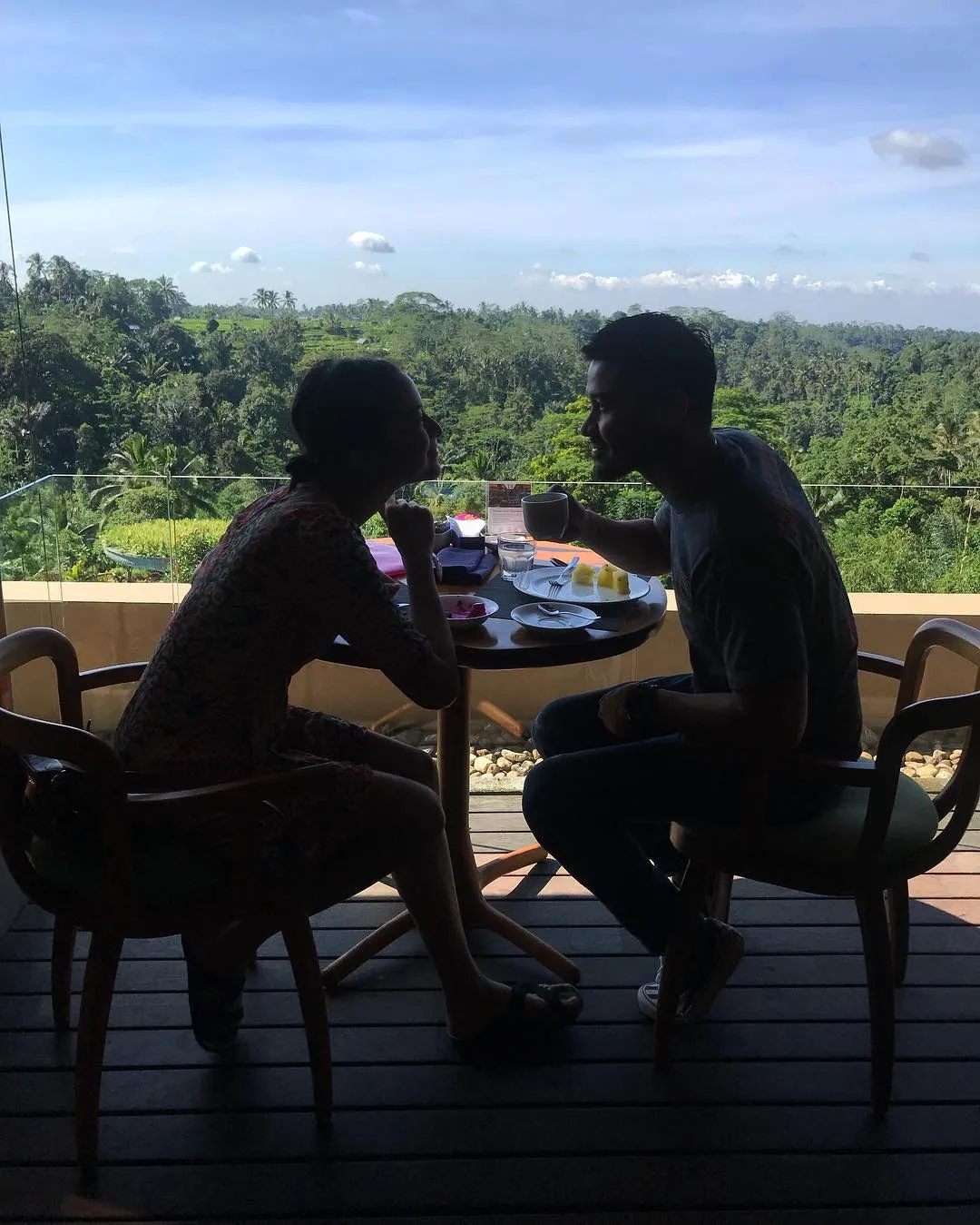 Mesranya Chicco dan Putri saat liburan di Bali. Credit: via instagram.com/chicco.jerikho