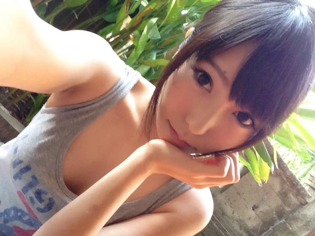 Liburan Chika Arimura di Bali, nggak boleh absen selfie cute donk. @chika_arimura Twitter