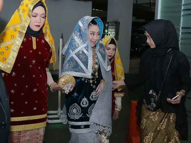 Chikita sempat takut berenang di laut. © KapanLagi.com/Agus Apriyanto