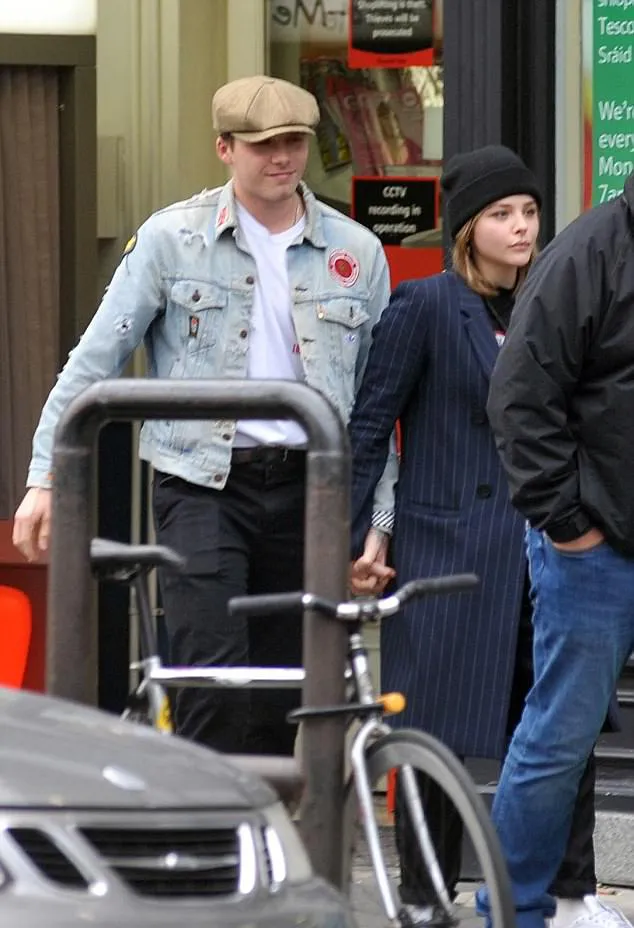 Bagai dunia hanya milik berdua © dailymail.co.uk