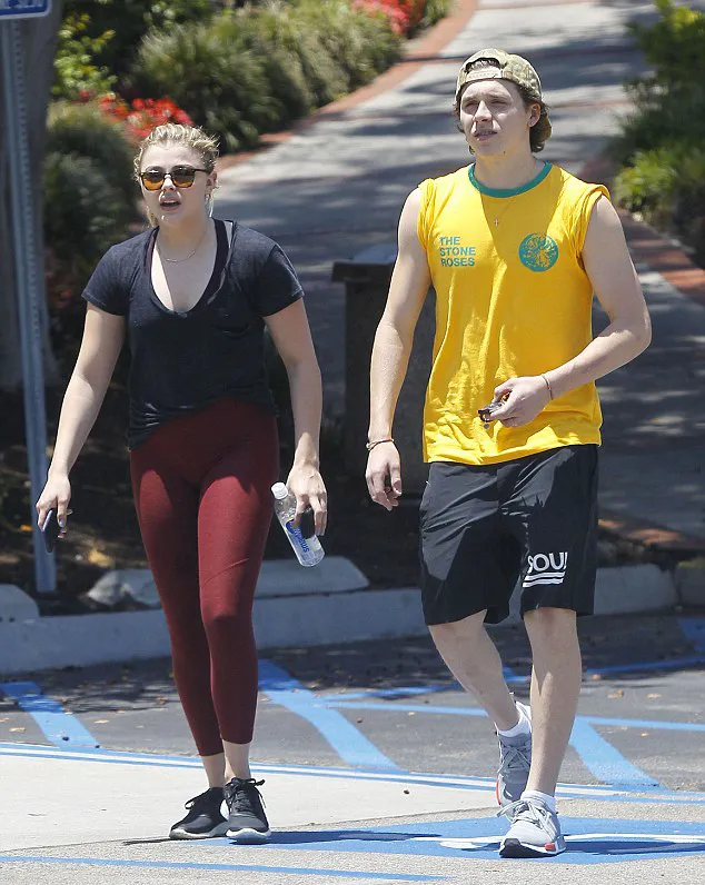 Chloe dan Brooklyn nge-gym bareng © FameFlynet/dailymail.co.uk