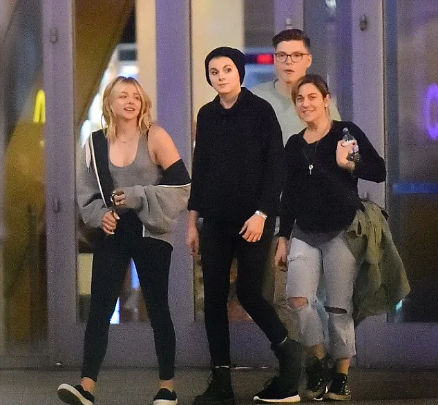 Inilah wajah asli Chloe jika tanpa make up © Splashnews.com