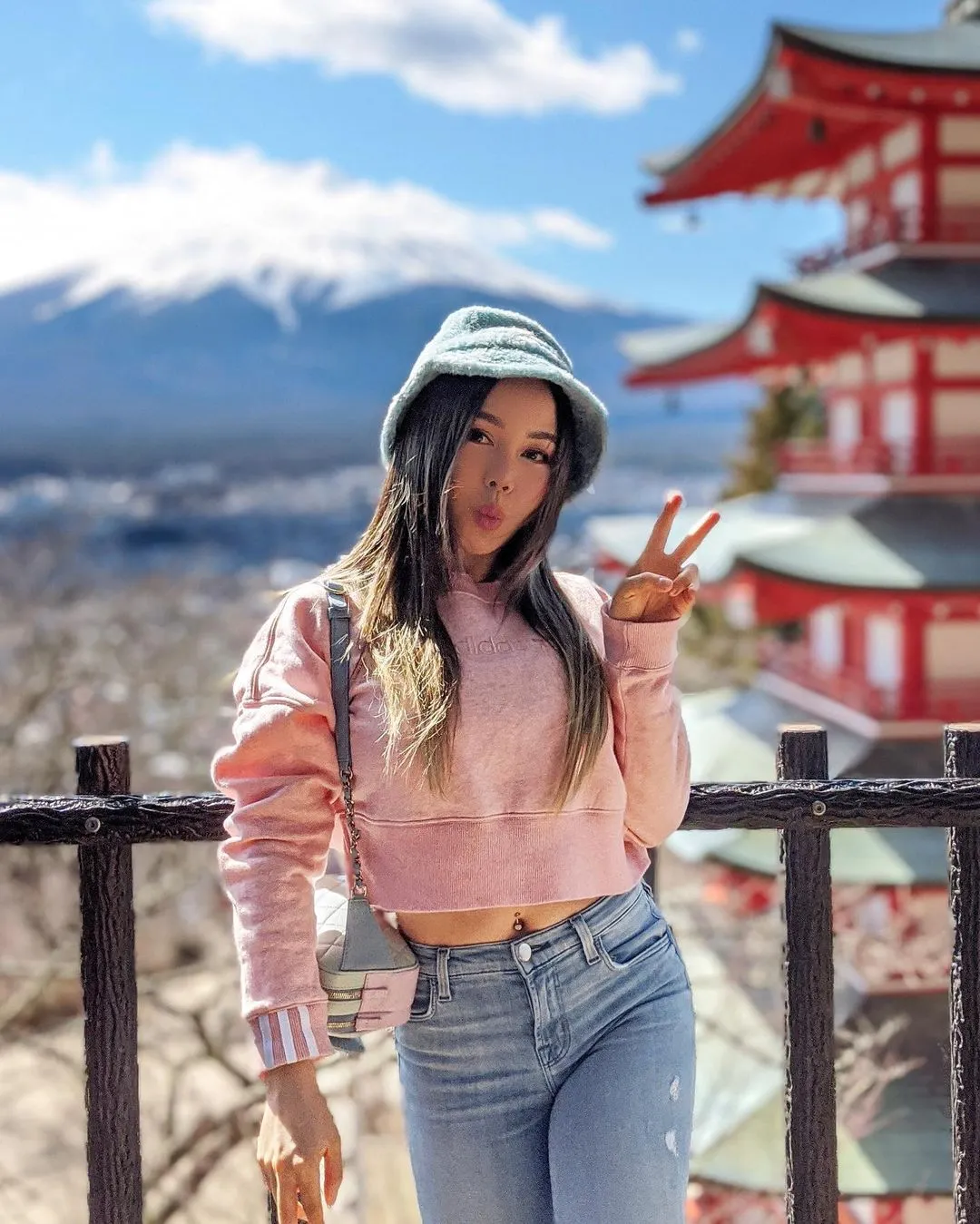 Credit: Instagram.com/@chloe_t