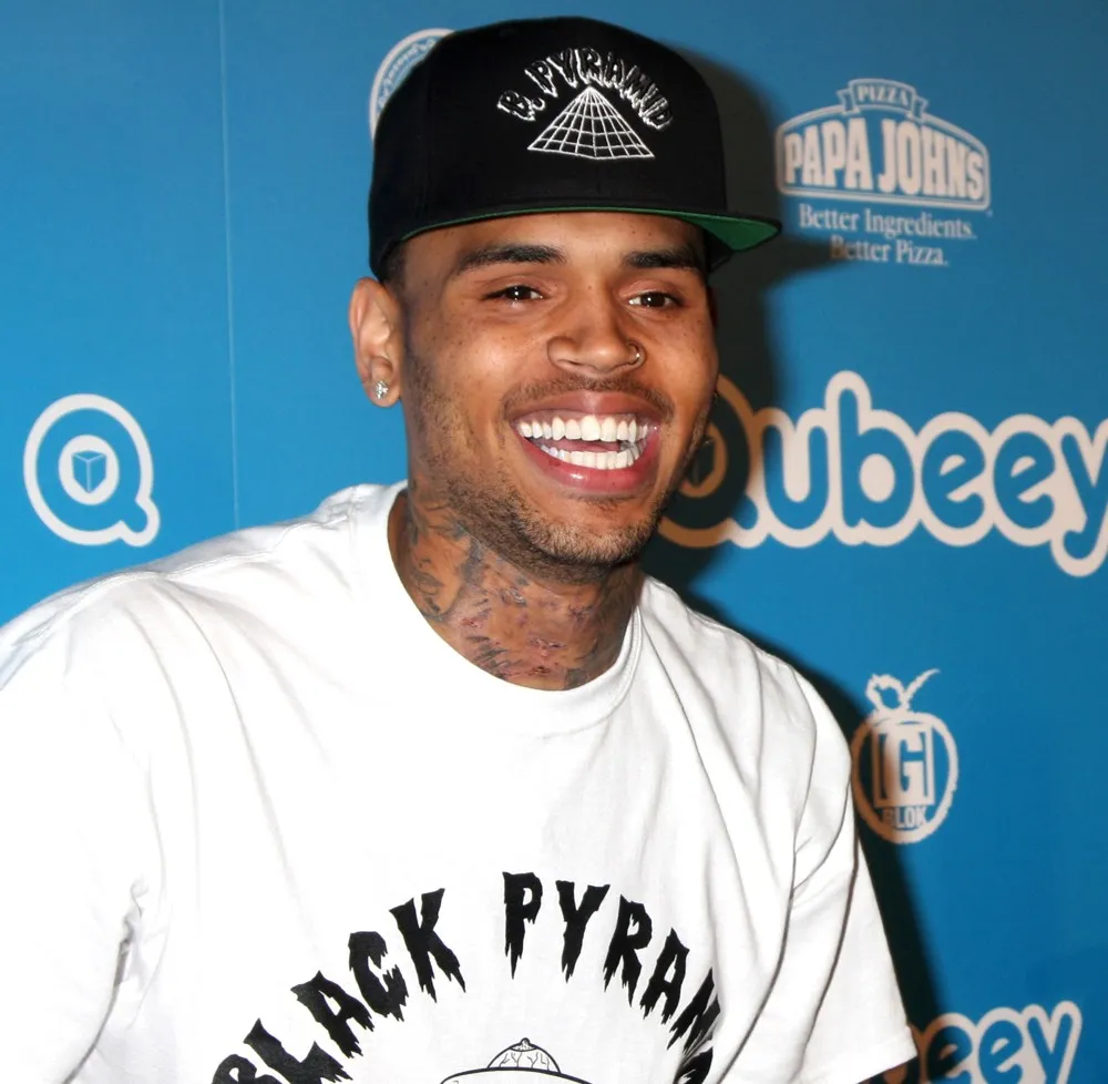 Chris Brown terancam hukuman 4 tahun penjara. @aceshowbiz.com