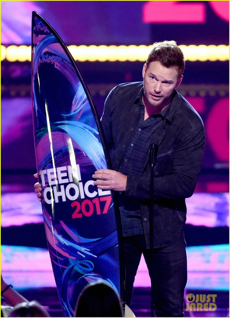 Chris Pratt dapat penghargaan di TCA © Just Jared