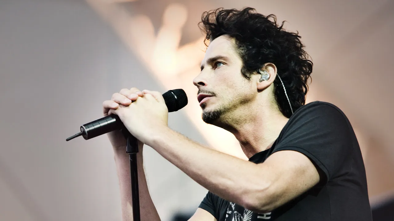 Chris Cornell Sering Hiking dan Bersepeda Gunung