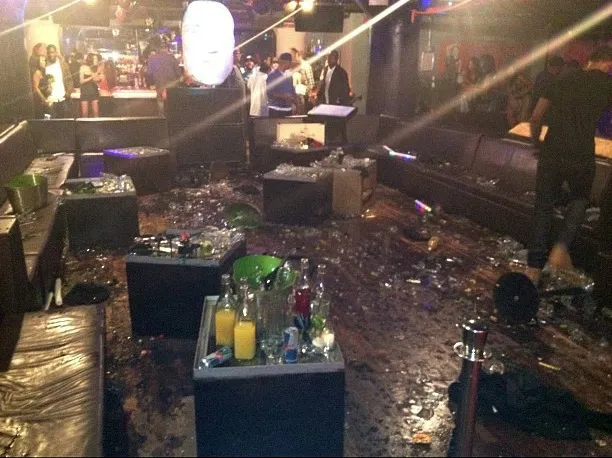 TKP perkelahian Drake dan Chris Brown @ thejasminebrand.com