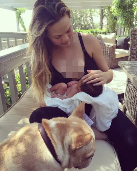 Welcome to the world, Baby Luna! © instagram.com/chrissyteigen