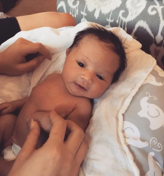 Lucunya Baby Luna, mirip banget sama John! © instagram.com/johnlegend