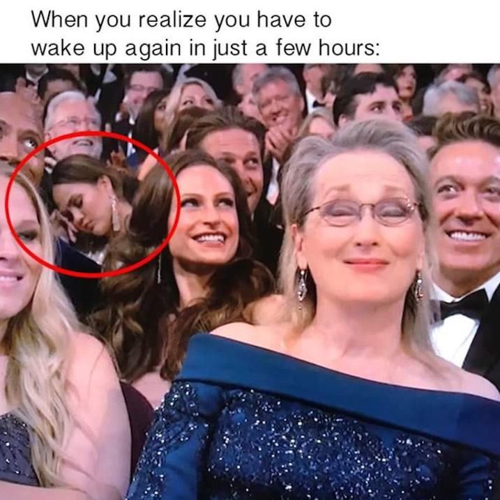Tidur di Oscar, Chrissy jadi meme © istimewa