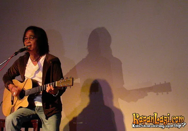 Chrisye ternyata masih dirindukan oleh penggemar musik Indonesia. @KapanLagi.com