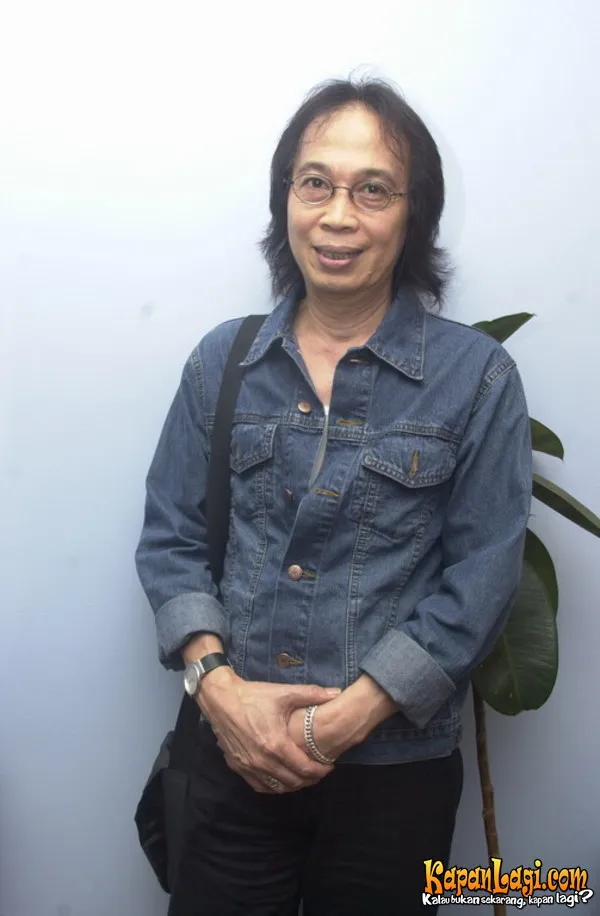 Dua putra kembar almarhum Chrisye menggelar konser untuk sang ayah.