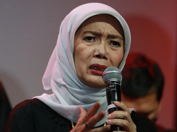 Damayanti, istri Chrisye, memuji kualitas akting Vino G. Bastian dan Velove Vexia. © KapanLagi.com/Muhammad Akrom Sukarya