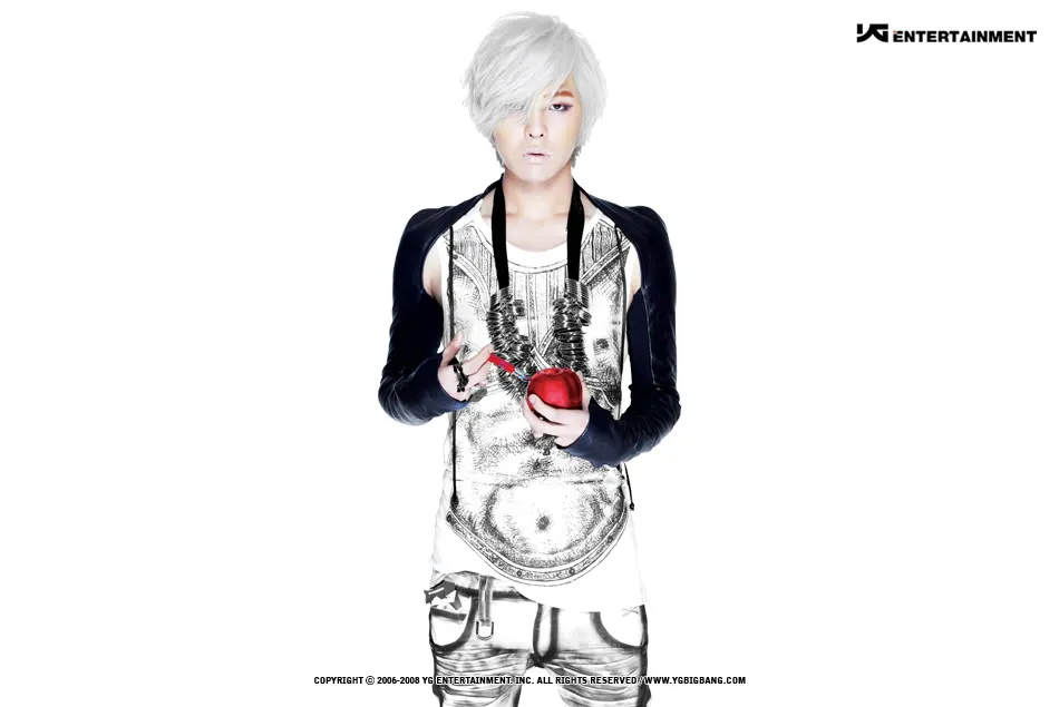 Foto album The Leader, mini album perdana G-Dragon. ©YG Entertainment