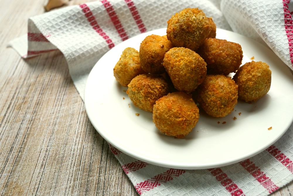 cilok goreng (credit: shutterstock)