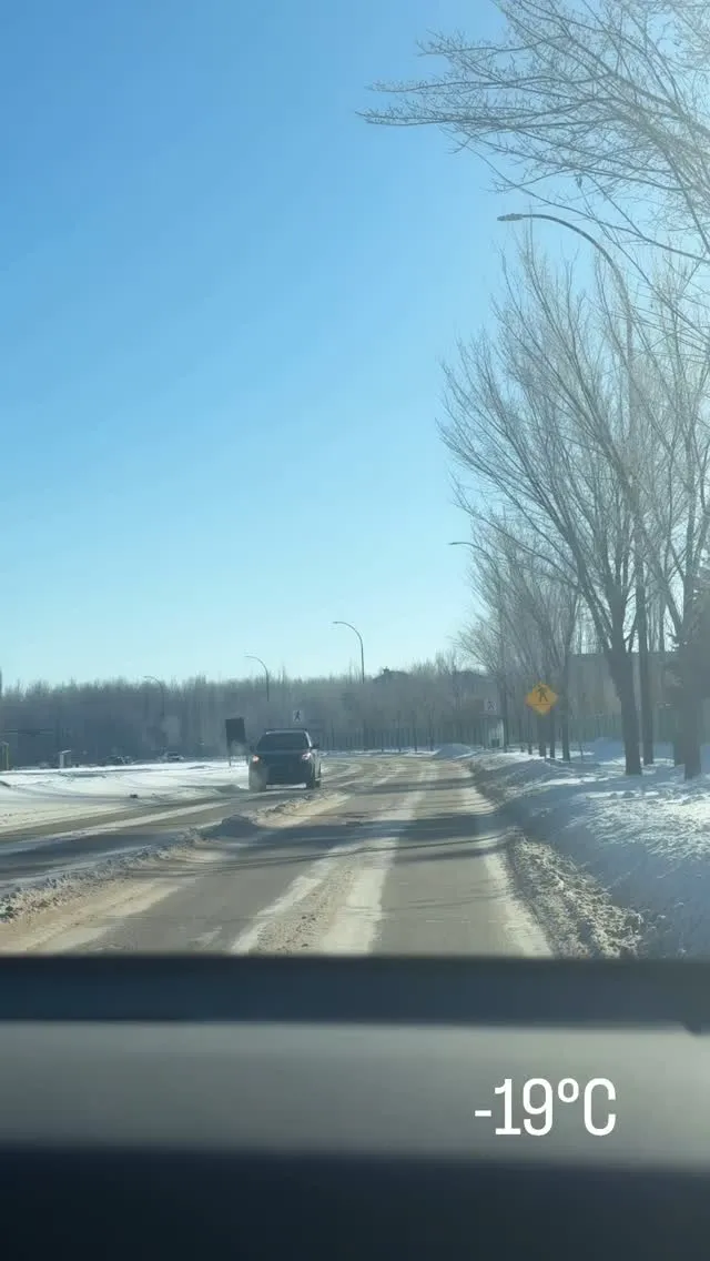 Cindy Fatikasari dan Tengku Firmansyah Nikmati Winter (Credit: Instagram/cindyfatikasari18)