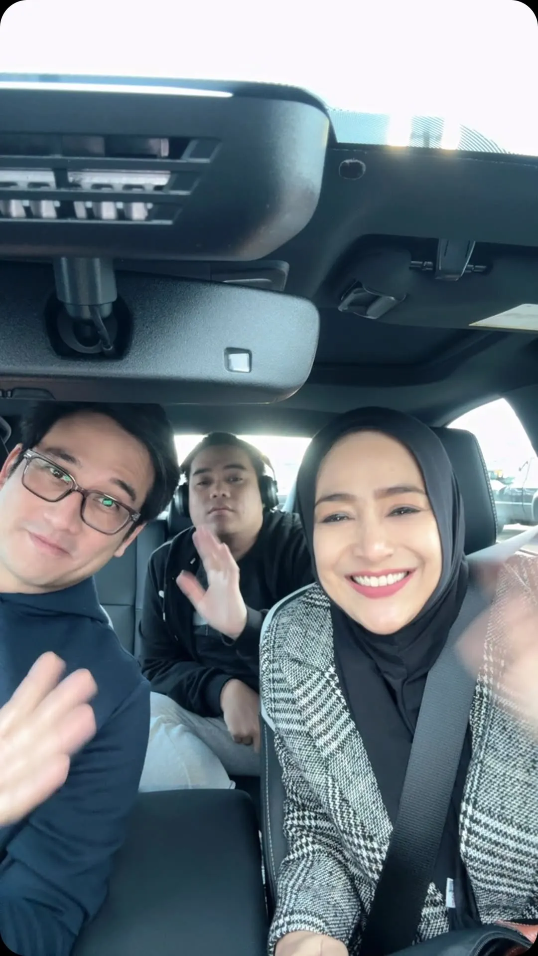 Cindy Fatikasari dan Tengku Firmansyah Nikmati Winter (Credit: Instagram/cindyfatikasari18)