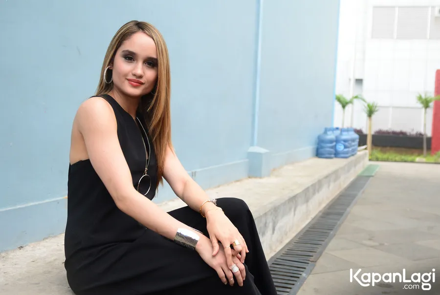 Cinta Laura cerita pengalamannya bertemu dengan artis Hollywood © KapanLagi.com®/Bayu Herdianto