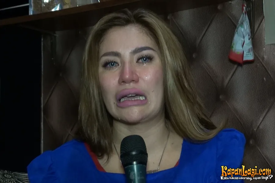 Cinta Penelope menangis pilu tentang perceraian © KapanLagi.com®/VJ Ryan