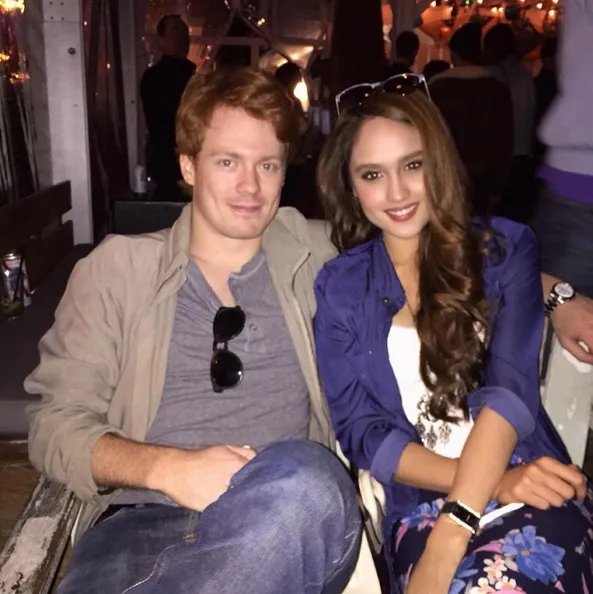 Ini dia Hunter Treacy, pacar Cinta yang seorang penulis naskah Hollywood © instagram.com/claurakiehl