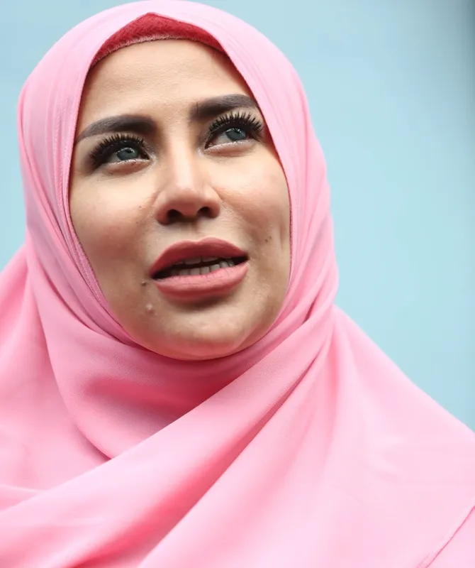 Meski tengah dirundung masalah, Cinta kini merasa lebih tenang. © KapanLagi.com/Budy Santoso