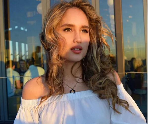 Cinta Laura kini nampaknya disibukkan dengan berbagai project Hollywood-nya. /©instagram.com/claurakiehl