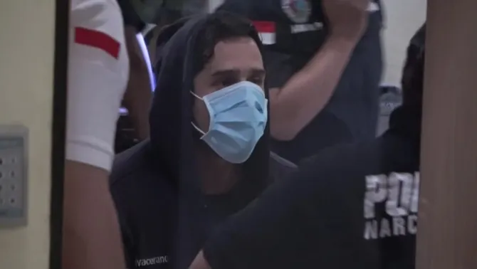 Aktor CM jalani proses pemeriksaan di Polres Metro Jakara Barat (Credit: istimewa)